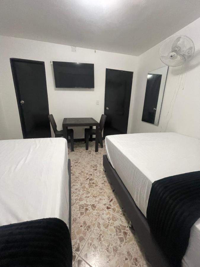 Hotel De Leon Estadio Medellín Dış mekan fotoğraf