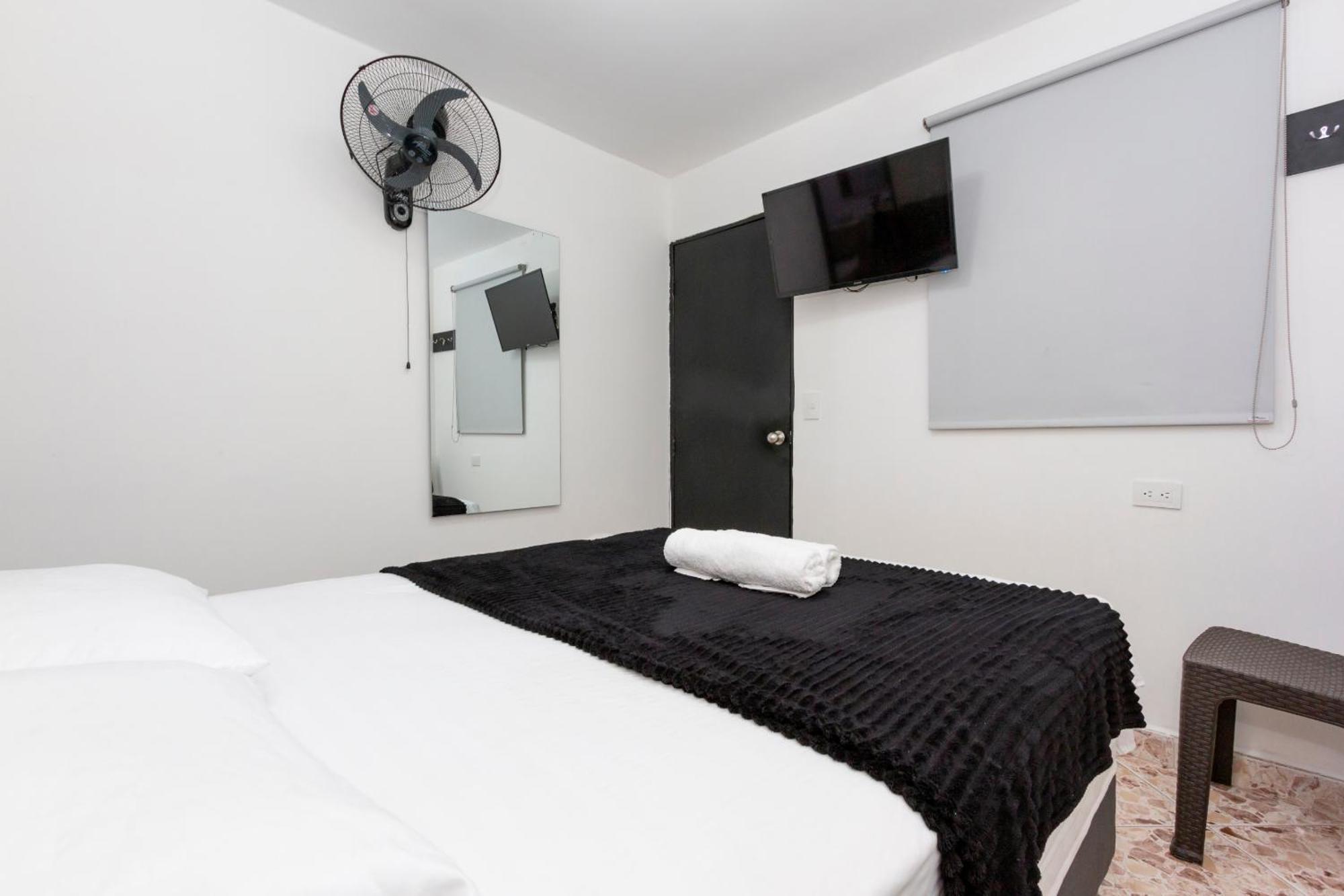 Hotel De Leon Estadio Medellín Dış mekan fotoğraf