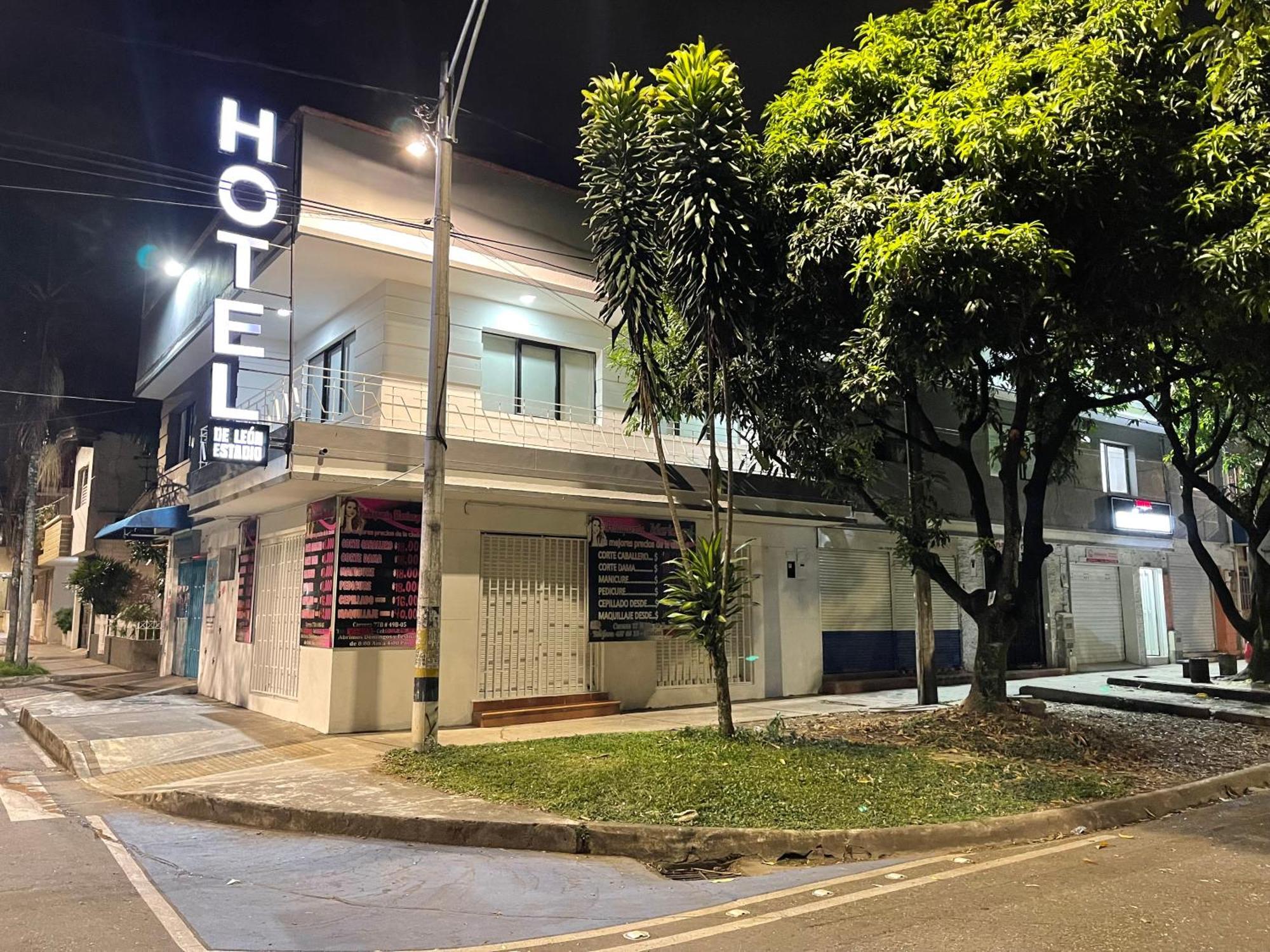 Hotel De Leon Estadio Medellín Dış mekan fotoğraf