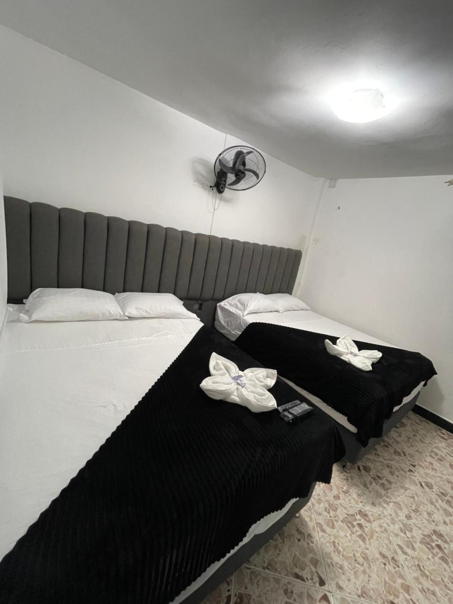 Hotel De Leon Estadio Medellín Dış mekan fotoğraf