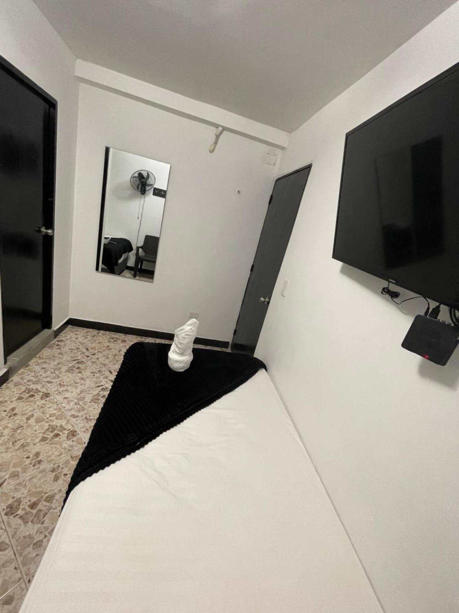 Hotel De Leon Estadio Medellín Dış mekan fotoğraf