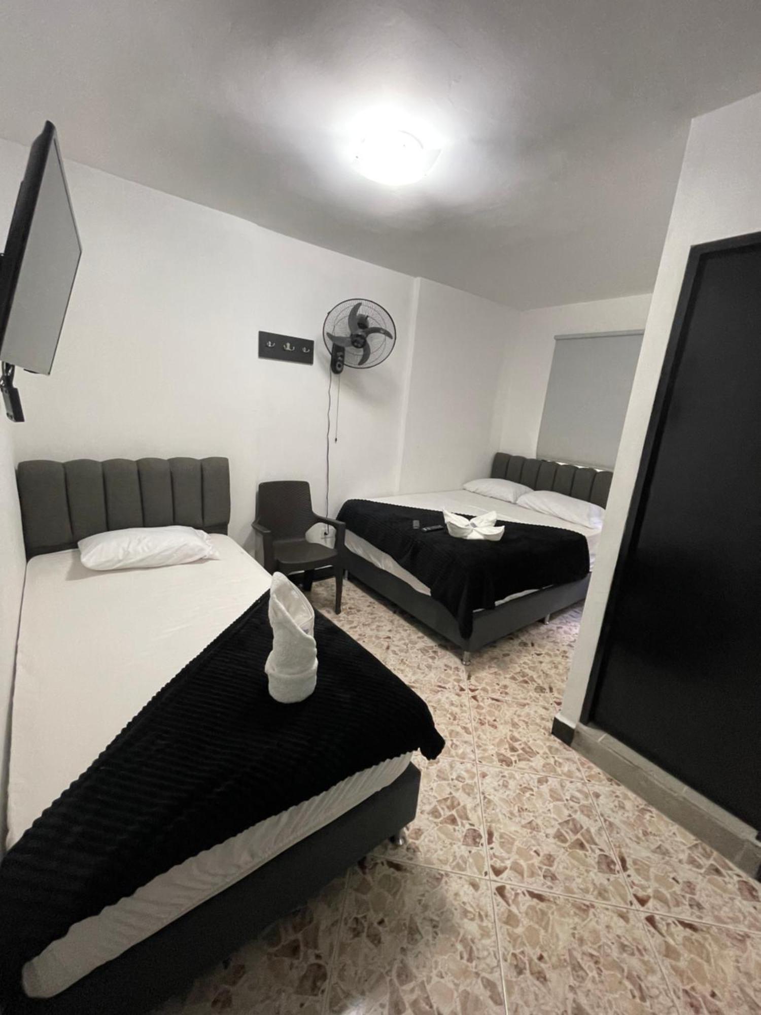 Hotel De Leon Estadio Medellín Dış mekan fotoğraf