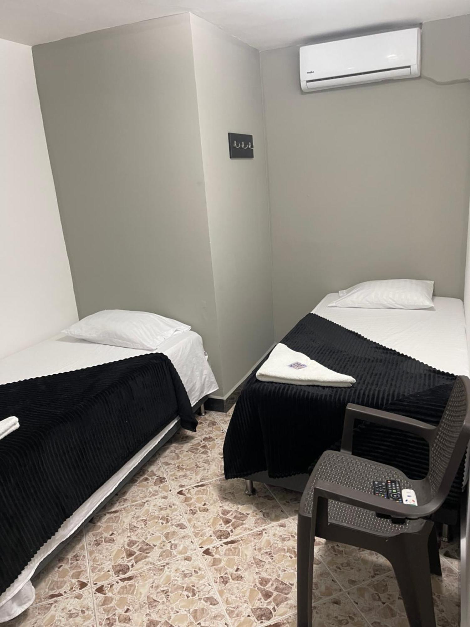 Hotel De Leon Estadio Medellín Dış mekan fotoğraf