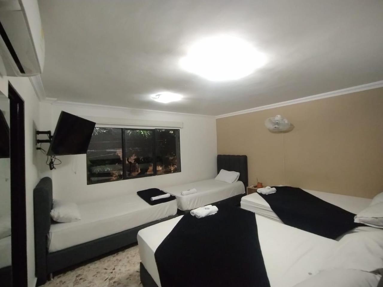 Hotel De Leon Estadio Medellín Dış mekan fotoğraf
