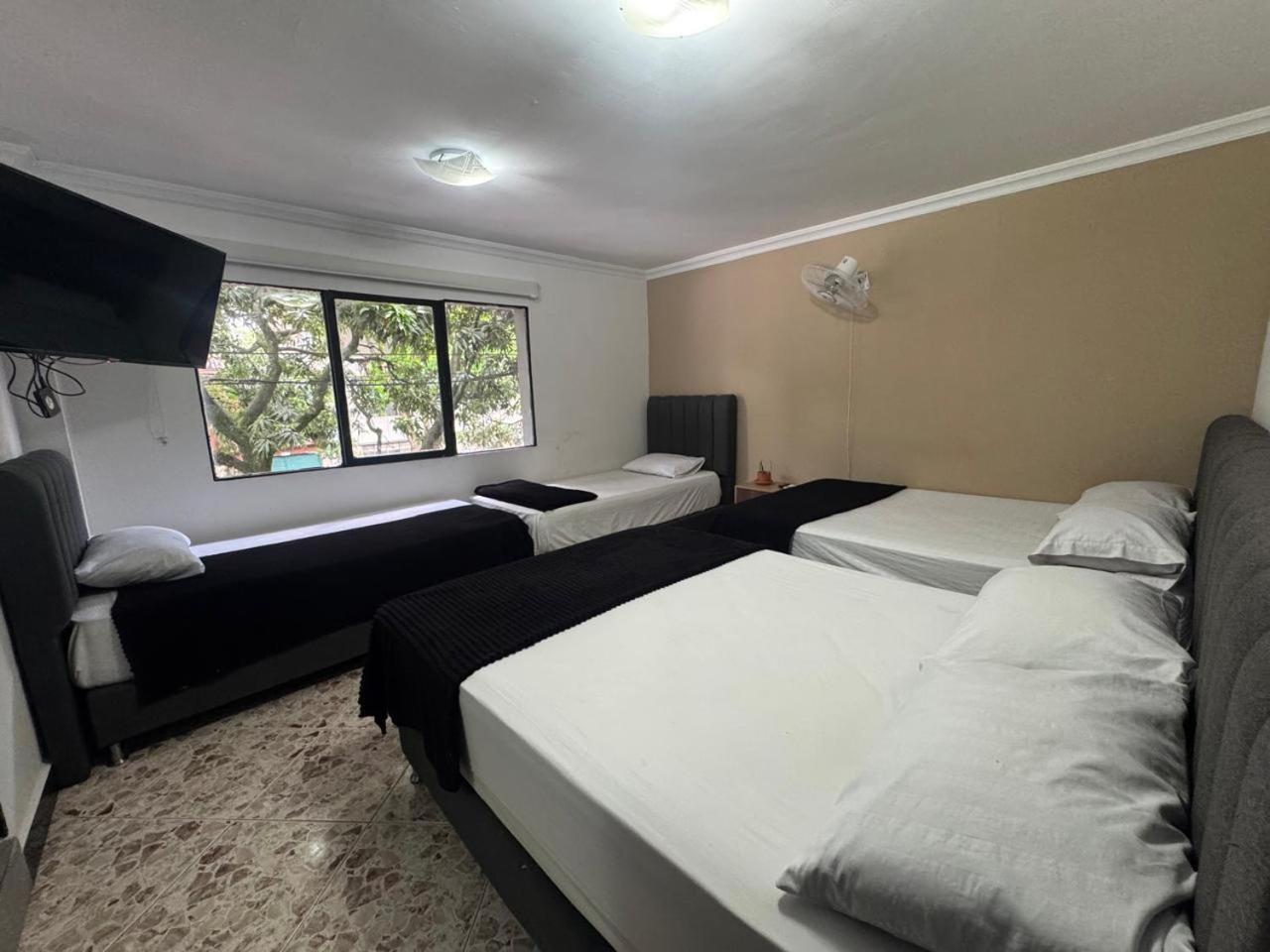 Hotel De Leon Estadio Medellín Dış mekan fotoğraf